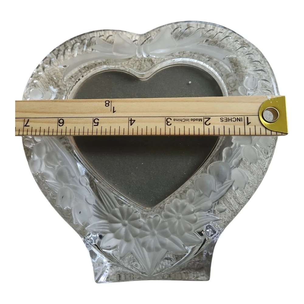 Home Beautiful Japan Heart Shaped Glass Photo Frame – 5x5 Floral Bow Design